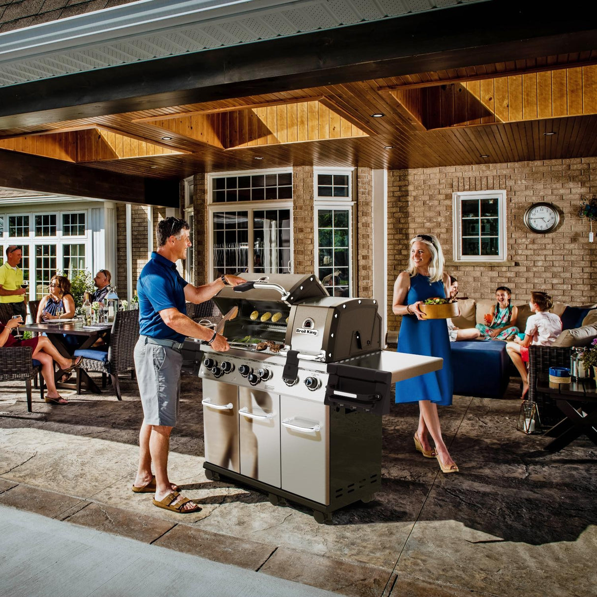 Broil King Regal S 690 PRO IR 6-Burner Natural Gas Grill With Rotisserie & Infrared Side Burner - Stainless Steel - 957947