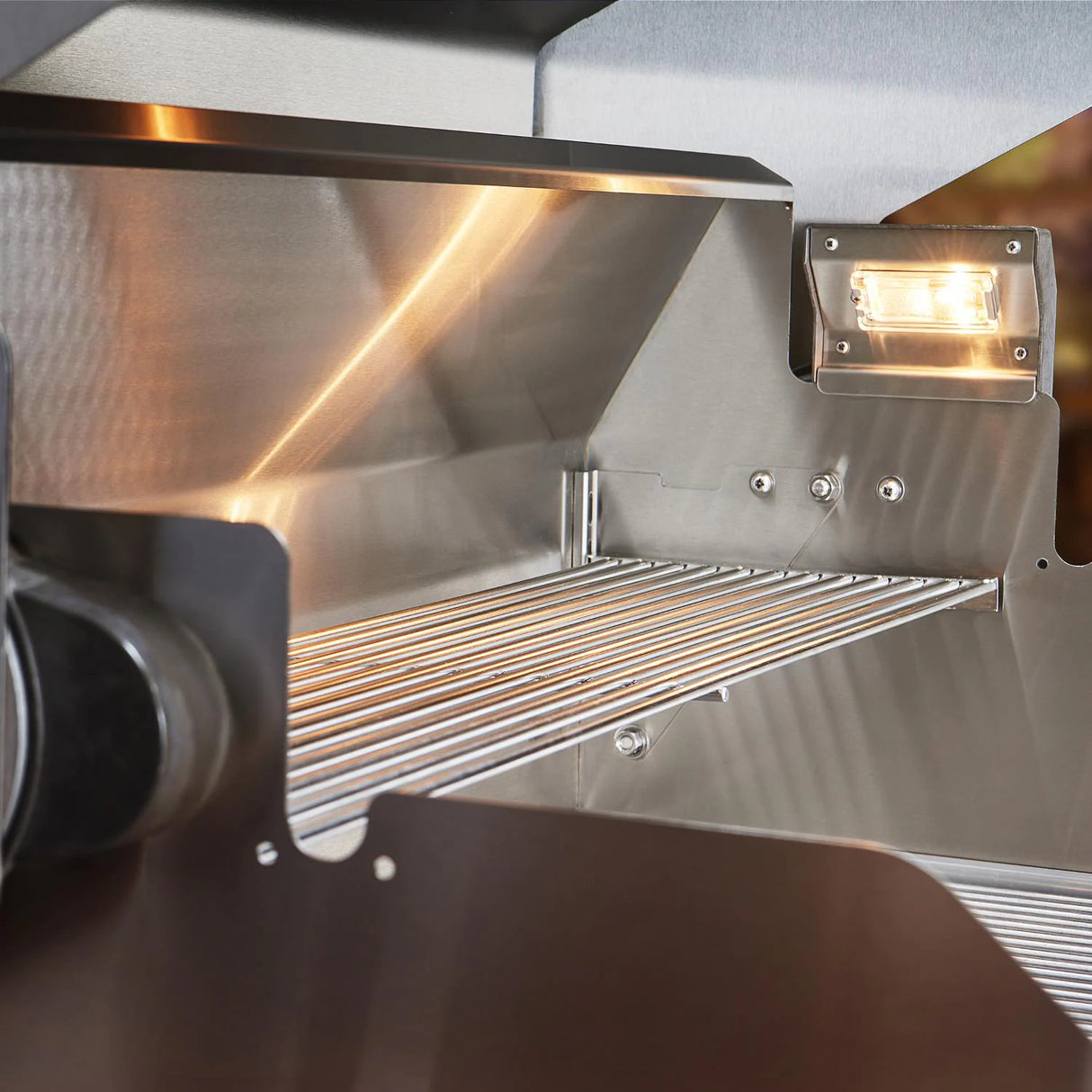 The Infinite Series 24-Inch Bulk Propane Modular Grill features three (3) 14,750 BTU stainless steel burners and are placed every 5 3/4 inches to ensure the most even cooking surface, allowing the grill to heat to temperature within 5 minutes. The modular