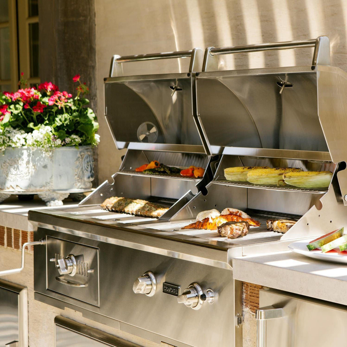 Coyote Centaur 50-Inch Built-In Natural Gas/Charcoal Dual Fuel Grill - C1HY50NG