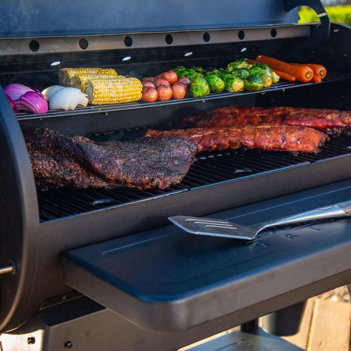 Louisiana Grills LG1200BL Black Label Series Pellet Grill W Wi-Fi Control - 10640 grill interior