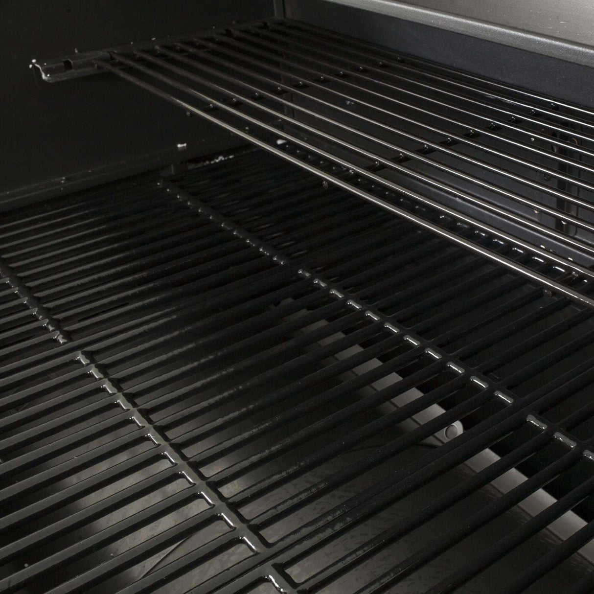 Louisiana Grills LG800 Deluxe Wood Pellet Grill - 60801 open grill