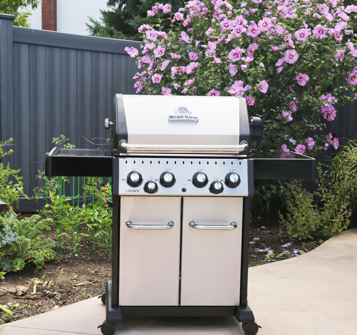 Broil King Crown S 490 Propane Grill - 865384