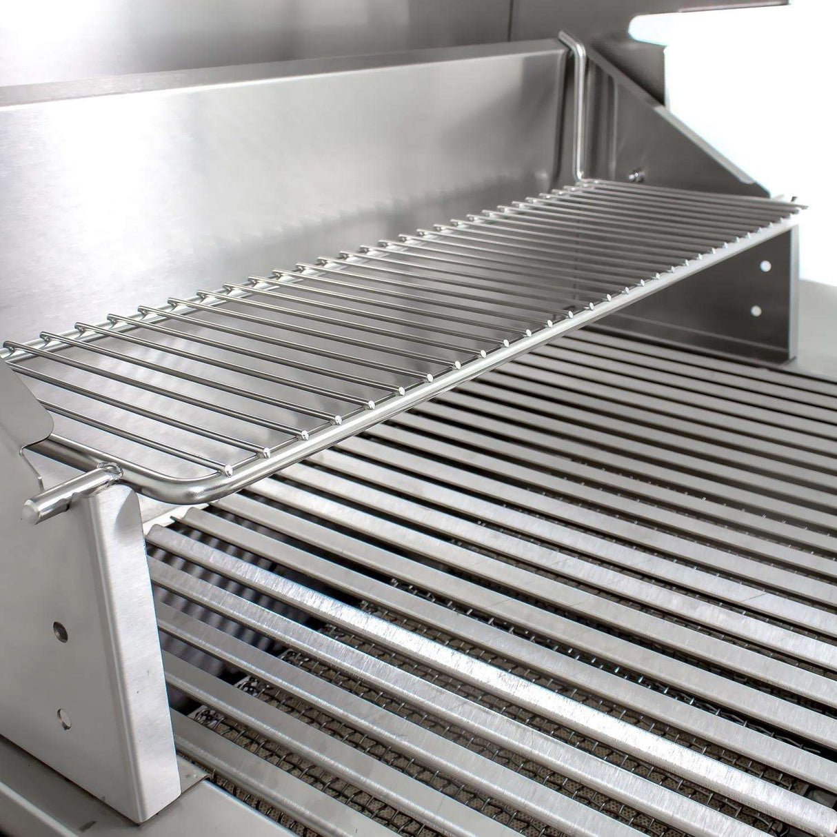 Solaire 30 Inch Built-In All Convection Propane Gas Grill - SOL-IRBQ-30-LP Open