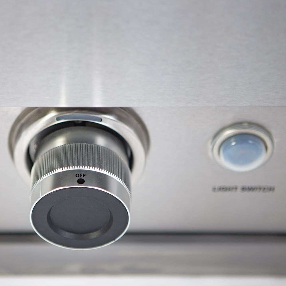 Turbo 26-Inch 3-Burner Built-In Propane Gas Grill - BTH2621BLP knob